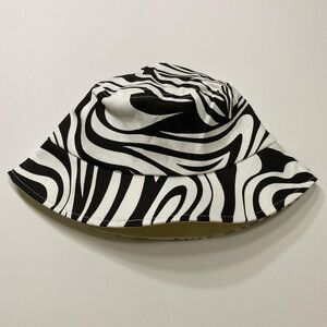 Black and White Swirl Printed Bucket Hat